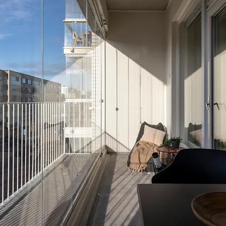 Jewelbox In Vantaa, Free Parking, 15 Mins To Helsinki Airport By Train Vantaa